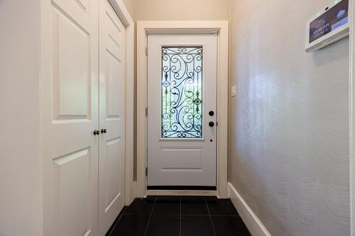 Hall - 33 Rue Thurlow, Hampstead, QC - Indoor Photo Showing Other Room