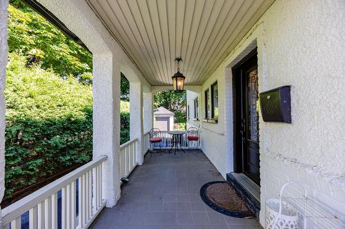 Exterior entrance - 33 Rue Thurlow, Hampstead, QC - Outdoor With Exterior