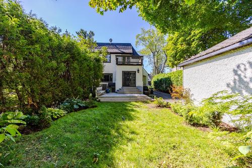 Backyard - 33 Rue Thurlow, Hampstead, QC - Outdoor