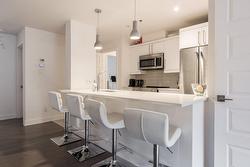 5780B Av. Parkhaven  Côte-Saint-Luc, QC H4W 1X9