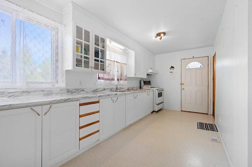 Cuisine - 211 Ch. Stephens, Otter Lake, QC - Indoor Photo Showing Kitchen With Double Sink