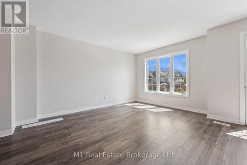 13 Meadowridge Street, Kitchener, ON - Indoor