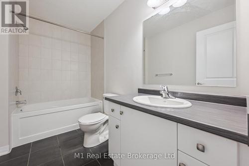 4 Piece Bathroom - 13 Meadowridge Street, Kitchener, ON - Indoor Photo Showing Bathroom
