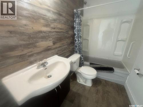 220 Stovel Avenue E, Melfort, SK - Indoor Photo Showing Bathroom
