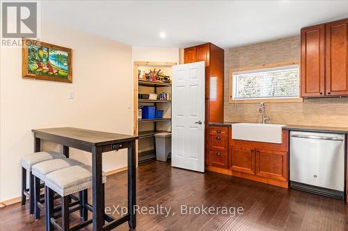 19 Murray Avenue, Northern Bruce Peninsula, ON - Indoor Photo Showing Dining Room