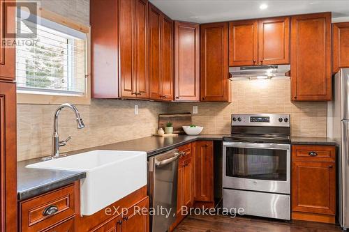 19 Murray Avenue, Northern Bruce Peninsula, ON - Indoor Photo Showing Kitchen