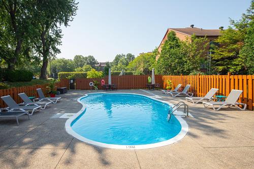 Pool - 118Z Place De Fontainebleau, Saint-Lambert, QC 