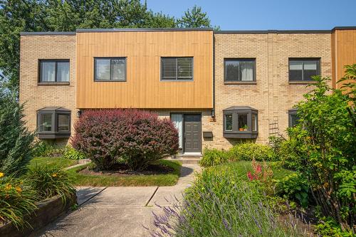 Frontage - 118Z Place De Fontainebleau, Saint-Lambert, QC 