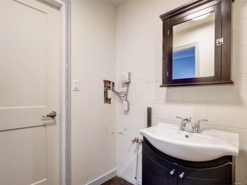 B-3273 Tennyson Ave, Victoria, BC 