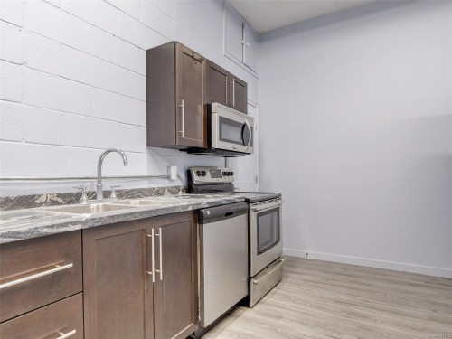 B-3273 Tennyson Ave, Victoria, BC 