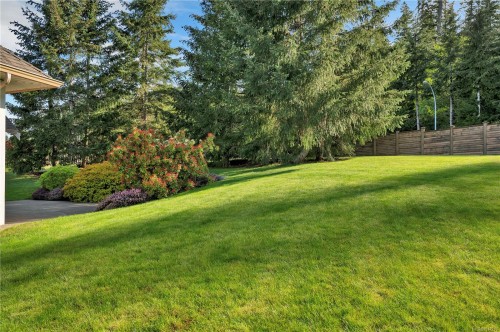 2002 Varsity Dr, Campbell River, BC 