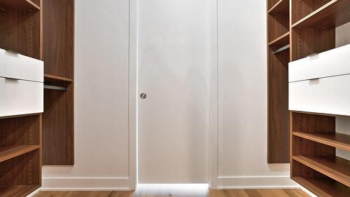 Walk-in closet - 3709-1020 Rue De La Montagne, Montréal (Ville-Marie), QC - Indoor Photo Showing Other Room