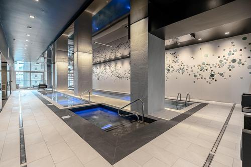 Piscine - 3709-1020 Rue De La Montagne, Montréal (Ville-Marie), QC - Indoor Photo Showing Other Room With In Ground Pool