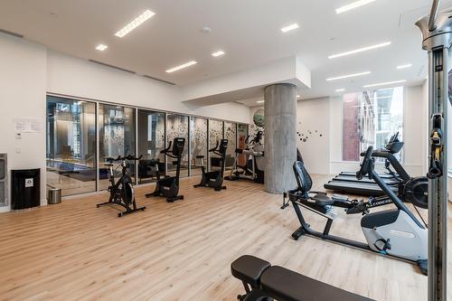 Salle d'exercice - 3709-1020 Rue De La Montagne, Montréal (Ville-Marie), QC - Indoor Photo Showing Gym Room