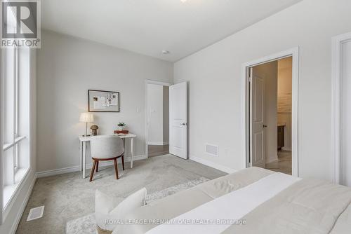 884 Plum Place, Milton, ON - Indoor Photo Showing Bedroom