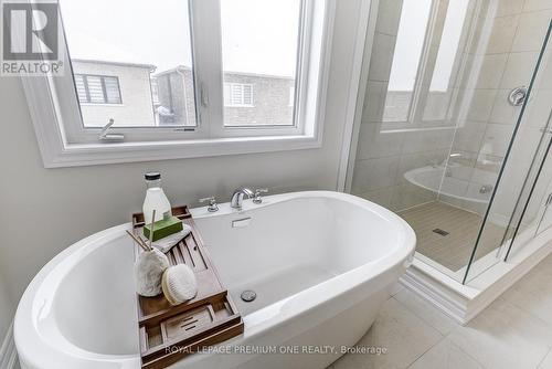 884 Plum Place, Milton, ON - Indoor Photo Showing Bathroom