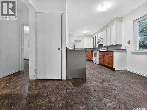 311 3Rd Street, Chaplin, SK - Indoor Photo Showing Kitchen