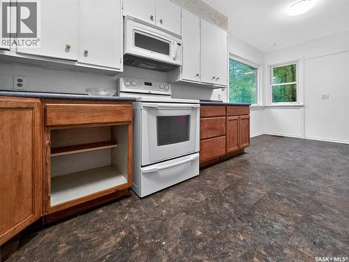 311 3Rd Street, Chaplin, SK - Indoor Photo Showing Kitchen