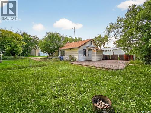 311 3Rd Street, Chaplin, SK - Outdoor