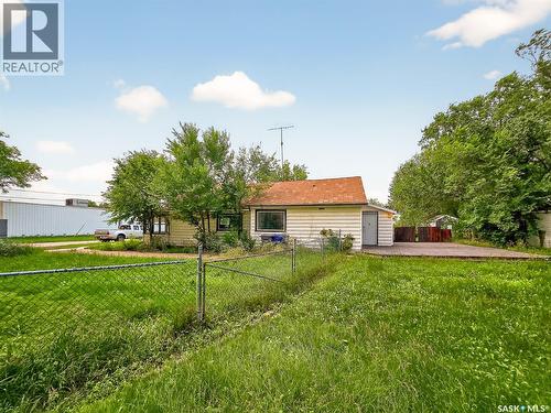 311 3Rd Street, Chaplin, SK - Outdoor