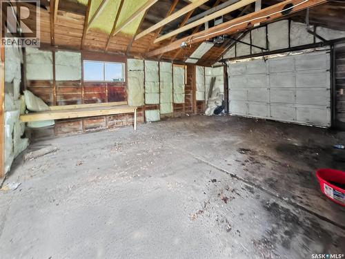 311 3Rd Street, Chaplin, SK - Indoor Photo Showing Garage