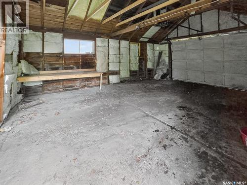 311 3Rd Street, Chaplin, SK - Indoor Photo Showing Garage