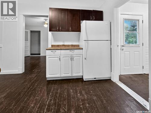 140 1St Avenue, Chaplin, SK - Indoor Photo Showing Kitchen