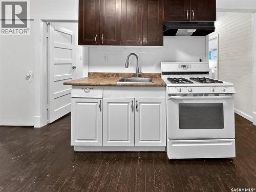 140 1St Avenue, Chaplin, SK - Indoor Photo Showing Kitchen