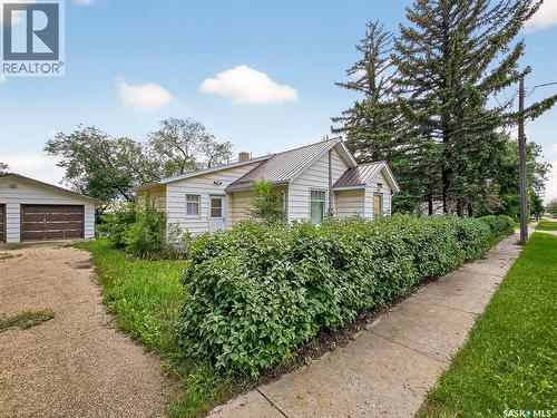 140 1St Avenue, Chaplin, SK - Outdoor