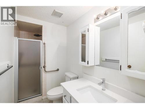 555 Rowcliffe Avenue Unit# 307, Kelowna, BC - Indoor Photo Showing Bathroom