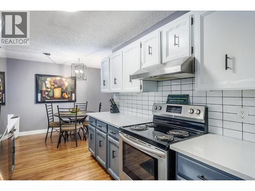 Furniture now removed - 555 Rowcliffe Avenue Unit# 307, Kelowna, BC - Indoor Photo Showing Kitchen With Upgraded Kitchen