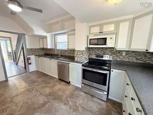 22 Rodney Road, Dartmouth, NS 