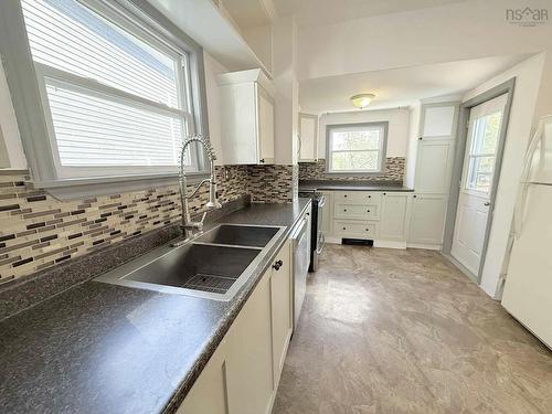 22 Rodney Road, Dartmouth, NS 