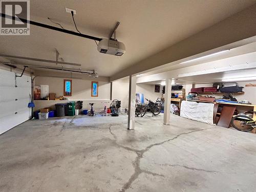 948 Redstone Drive, Rossland, BC - Indoor Photo Showing Garage