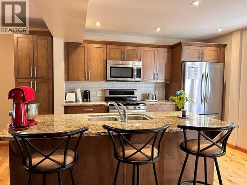 948 Redstone Drive, Rossland, BC - Indoor Photo Showing Kitchen With Double Sink