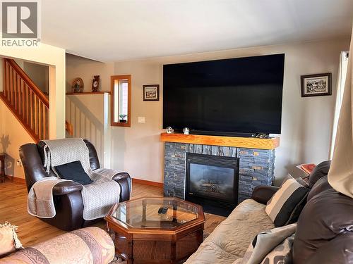 948 Redstone Drive, Rossland, BC - Indoor Photo Showing Living Room With Fireplace