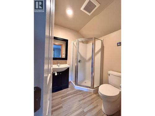 948 Redstone Drive, Rossland, BC - Indoor Photo Showing Bathroom