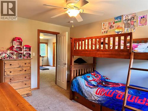 948 Redstone Drive, Rossland, BC - Indoor Photo Showing Bedroom