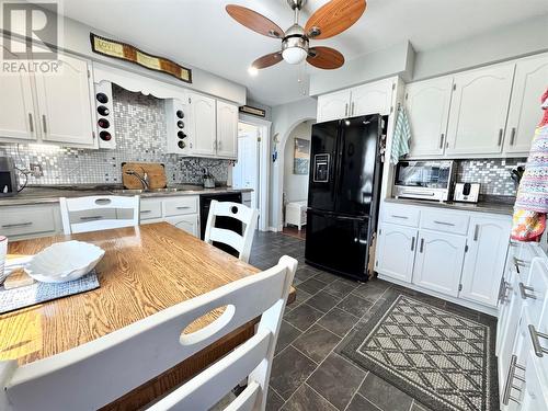 40 Main Street, Twillingate, NL - Indoor Photo Showing Kitchen