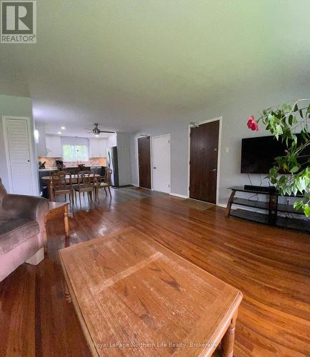 25 - 40 Judge Avenue, North Bay (Ferris), ON - Indoor Photo Showing Living Room