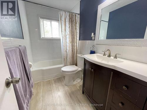 25 - 40 Judge Avenue, North Bay (Ferris), ON - Indoor Photo Showing Bathroom
