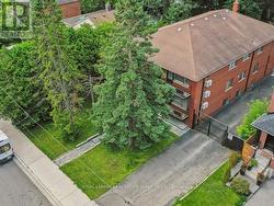 18 THIRTY THIRD STREET  Toronto, ON M8W 3G9