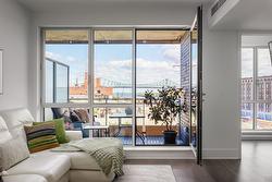 504-360 Rue Atateken  Montréal (Ville-Marie), QC H2L 0H4