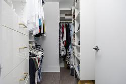Walk-in closet - 