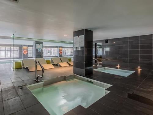 Spa - 706-1010 Rue William, Montréal (Le Sud-Ouest), QC - Indoor Photo Showing Other Room