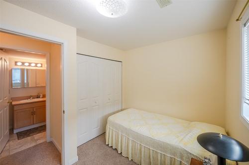 109-3400 Wilson Street, Penticton, BC - Indoor Photo Showing Other Room