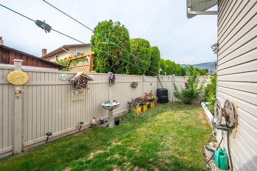 109-3400 Wilson Street, Penticton, BC - Outdoor