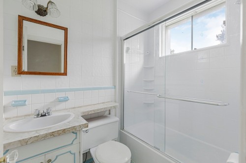 Salle de bains - 467 Av. Greenoch, Mont-Royal, QC - Indoor Photo Showing Bathroom