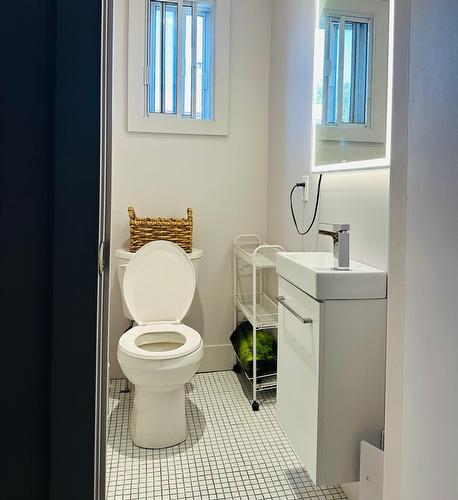 Bureau - 2 - 3-1989 Rue Jean-Talon E., Montréal (Villeray/Saint-Michel/Parc-Extension), QC - Indoor Photo Showing Bathroom