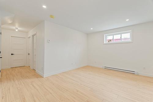 Sous-sol - 2 Rue De L'Oural, Sainte-Brigitte-De-Laval, QC - Indoor Photo Showing Other Room